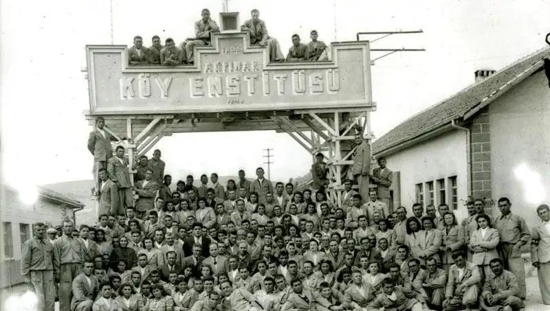 17 Nisan'ın Anlamı: Köy Enstitüleri'nin Tarihsel Önemi