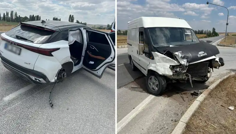 Çorum’da İki Araç Kafa Kafaya Çarpıştı: Olayın Ayrıntıları Ortaya Çıktı