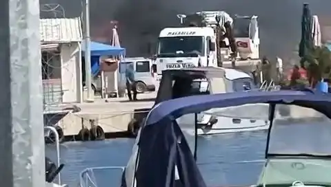 Tuzla Balıkçı Barınağında Çıkan Lastik Yangını Üzerine Tüm Detaylar