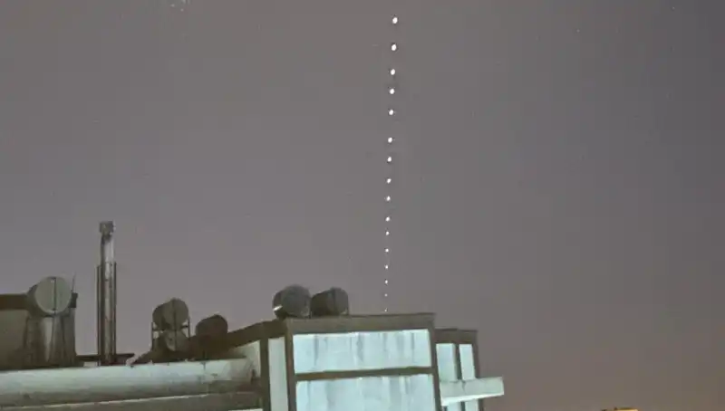 Adana'da Gökyüzünde Starlink Gösterisi: Yerli Halkın Heyecanı