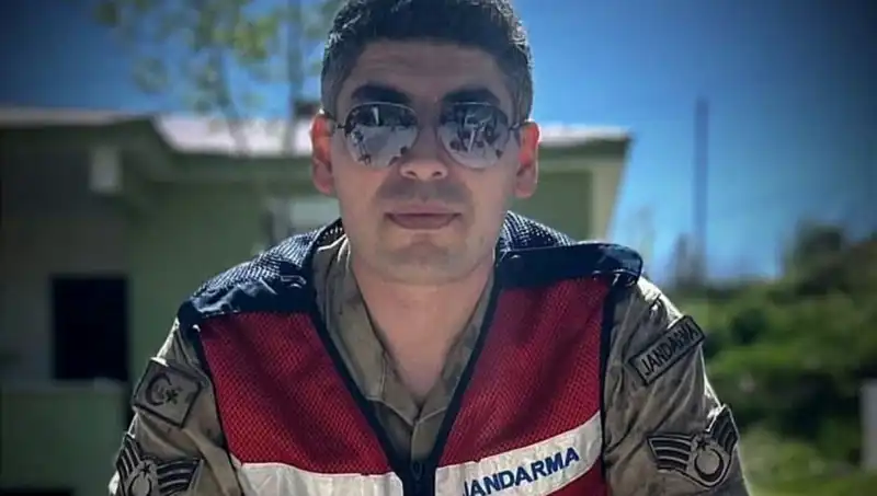 Kadir Astsubayın Halı Saha Maçından Sonra Yaşamını Yitirmesi Şok Etti