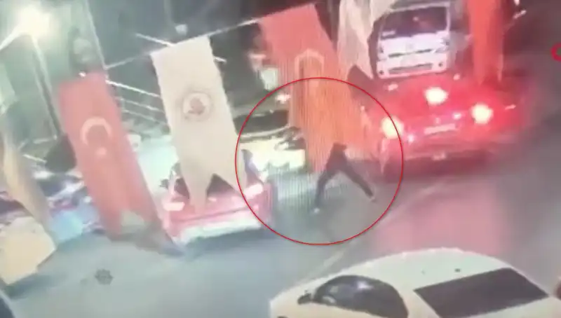 Otomobildeki Genci Silahlı Saldırıda Vuruldu: Olayın Perde Arkası