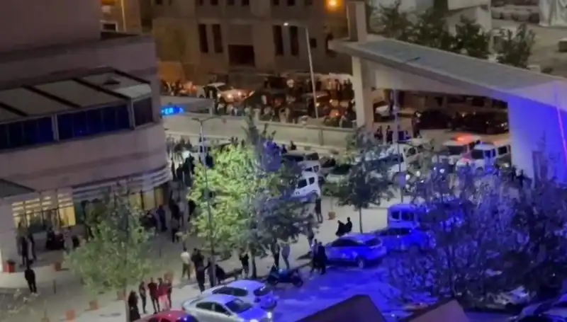 Halay Başında Bıçaklı Saldırı: Bir Yaralı, Dört Kişi Feci Şekilde Dövüldü