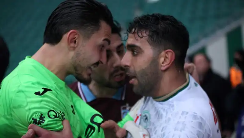 Konyaspor-Trabzonspor Maçında Sıcak Anlar: Uzatma Dakikaları Kavga ile Bitti!
