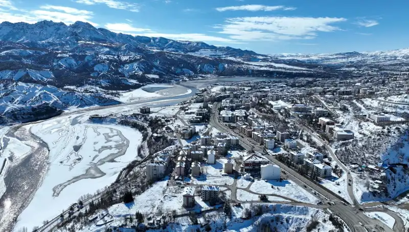 Tunceli’de Şiddetli Kış Koşulları 131 Köy Yolunu Ulaşıma Kapattı