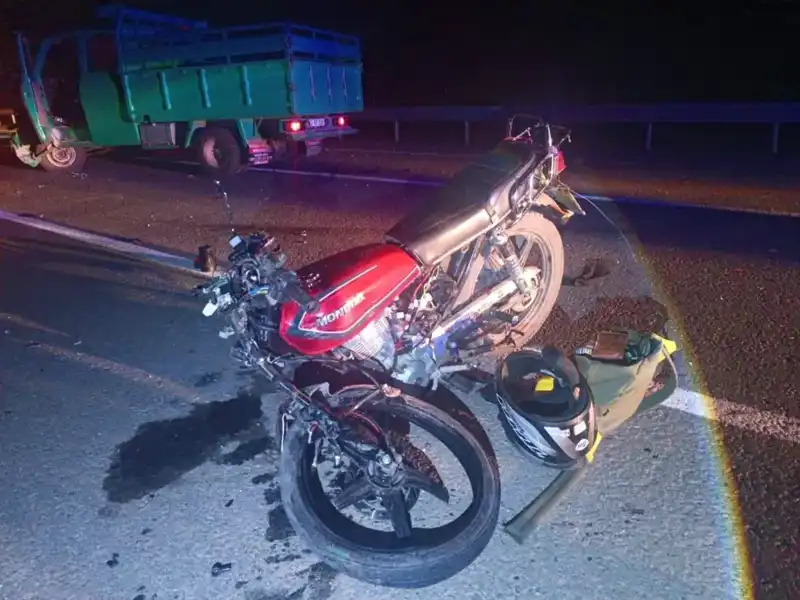 Kamyonet Motosikletle Çarpıştı: İki Kuzenin Hayatını Kaybettiği Kaza**