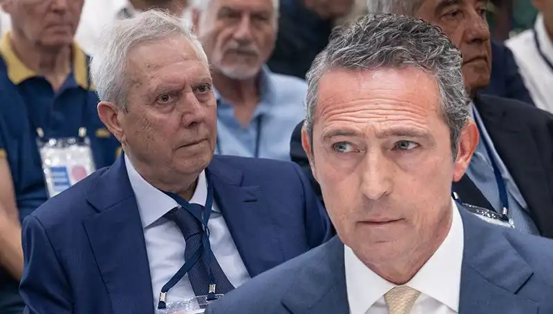 Fenerbahçe Divan Kurulu'nda Aziz Yıldırım'ın Olaylı Adaylık Açıklaması