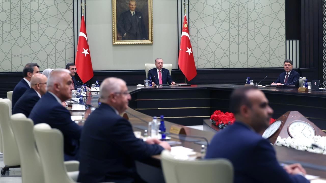 Kabine Toplantısı Suriye ve Asgari Ücret Gündemiyle Gerçekleşecek