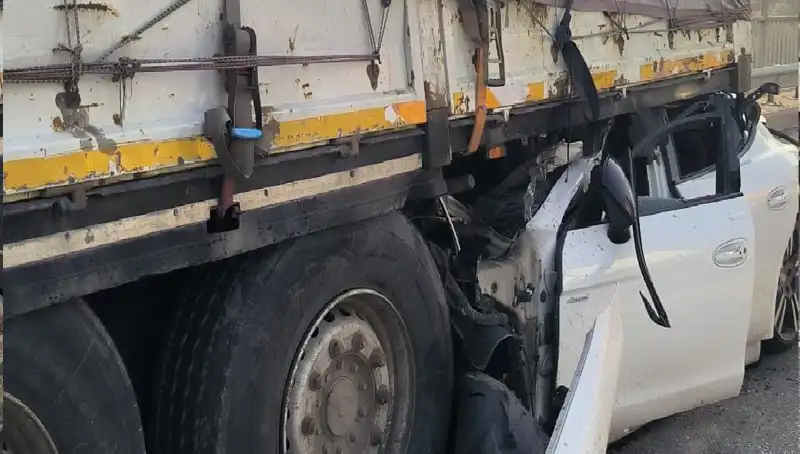 TIR'a Arkadan Saplanan Ok Kaza Anını Sarsıcı Şekilde Gözler Önüne Serdi