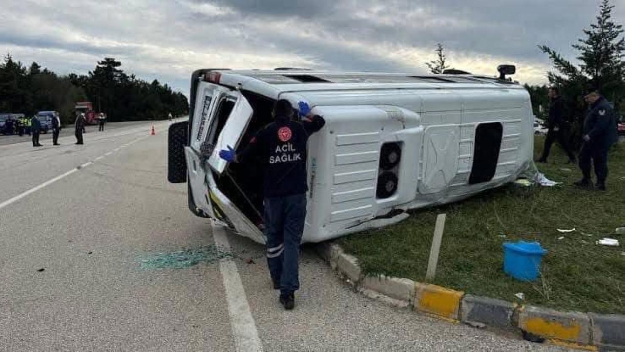 Balıkesir'de okul servisi ile tır çarpıştı: 8 öğrencinin durumu ağır
