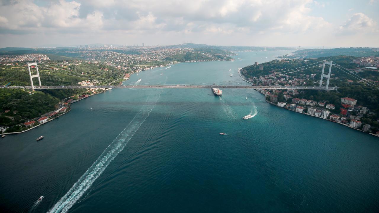 İstanbul Boğazı'nda Gemi Trafiği Normalleşiyor
