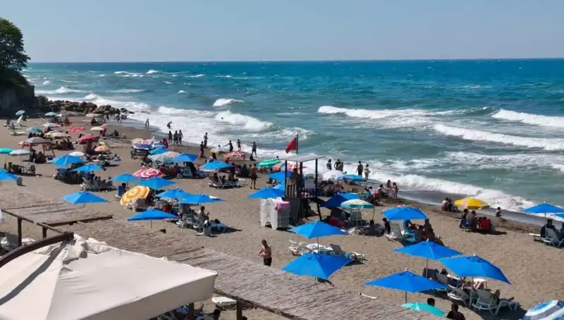 Akçakoca'da Deniz Yasağı: Yaz Tatili İçin Son Dakika Uyarısı