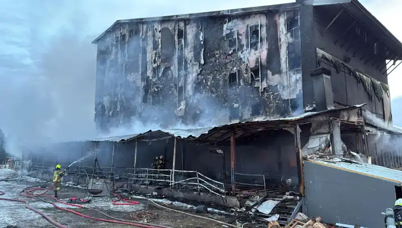 Uludağ'daki Otel Yangını: Üç Kişi Bilinci Kapalı Hastaneye Kaldırıldı