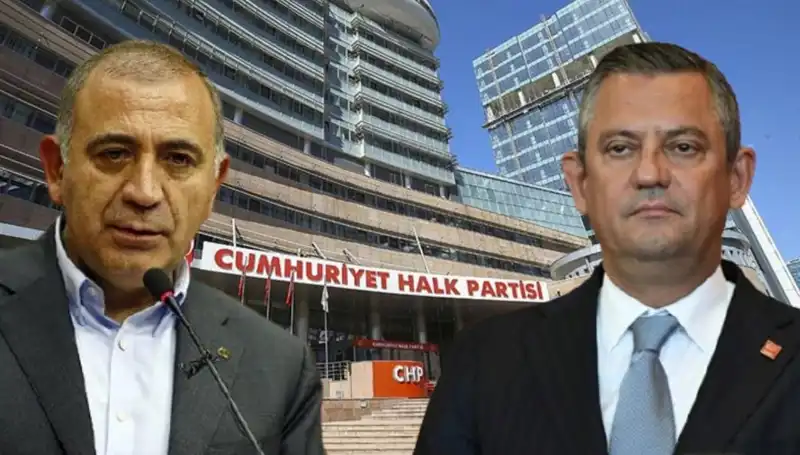 CHP’nin Kuruluş Töreninde Özgür Özel ve Tekin Buluşuyor