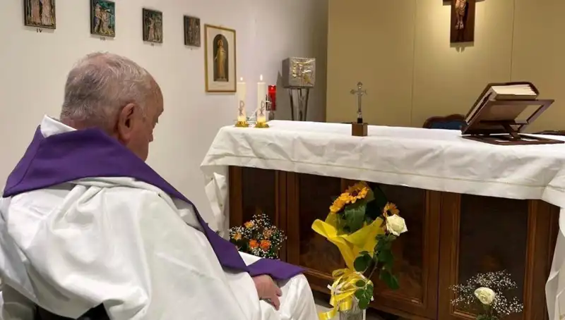 Papa'nın Sağlığındaki Gelişmeler: Kendi Başına Nefes Almaya Başladı