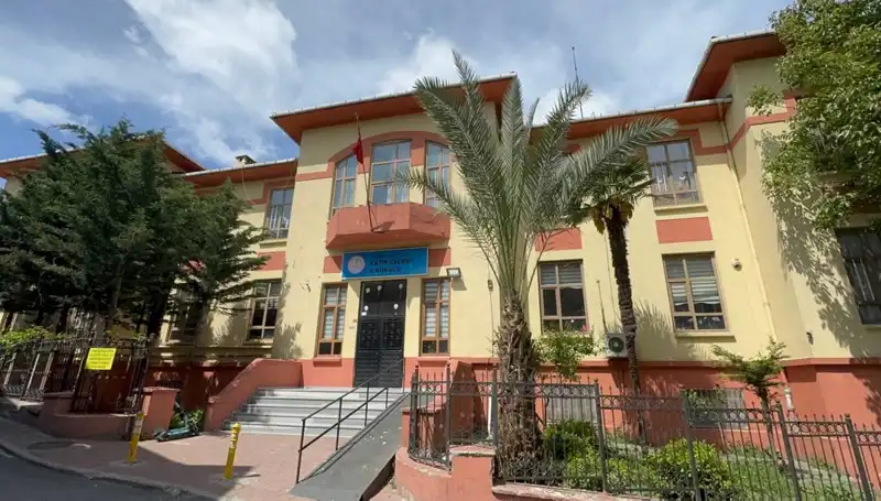Depremde Hasar Gören 4 Okulun Boşaltılması, Eğitim Sürecini Tehdit Ediyor