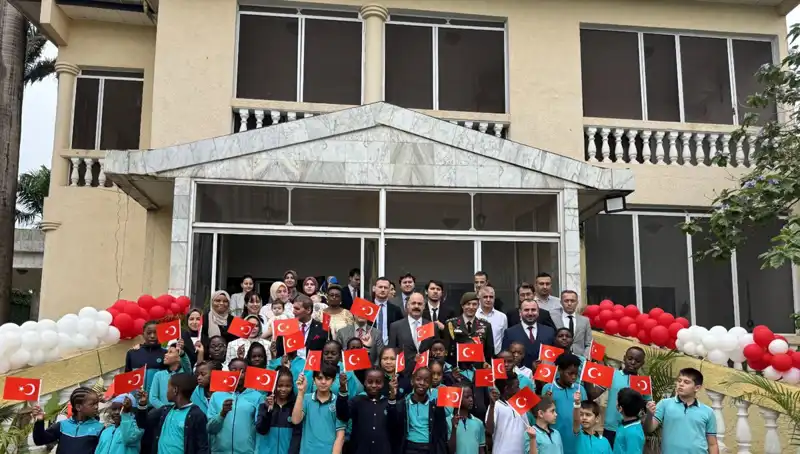 Kamerun'da Ulusal Egemenlik ve Çocuk Bayramı Coşkuyla Kutlandı!