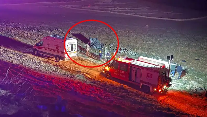 Otomobil Şarampole Devrildi: 2 Kişinin Hayatı Kayıp