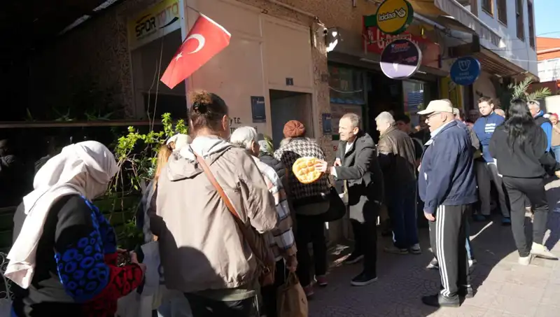 13 Yıldır Devam Eden Gelenek: Ramazan'da İhtiyaç Sahiplerine Yiyecek Dağıtımı