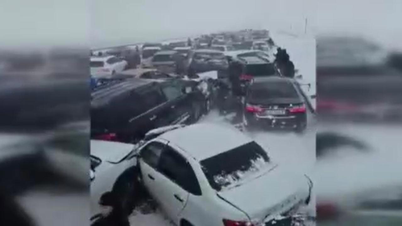 Kazakistan'da Büyük Zincirleme Kaza: 95 Araç Birbirine Girdi