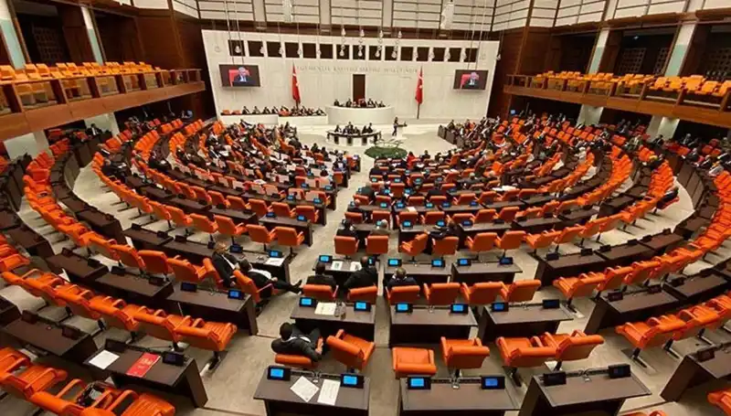 Emekli İkramiyesinde Tarihi Artış: TBMM'den 4 Bin TL Teklifi Onaylandı!