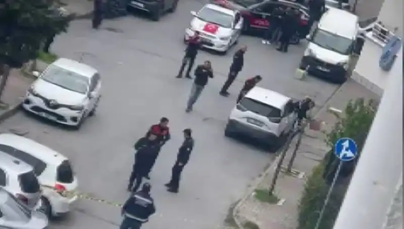 Yolda Yürüyen Genç Adam Kurşun Yağmuruna Tutuldu: Olayın Ayrıntıları Şokta!