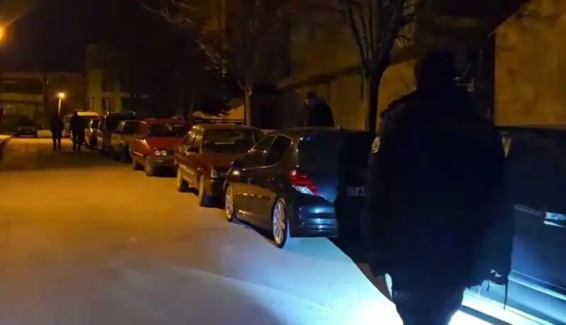 Park Halindeki Araçlara Çizik Atan Hırsızlar Yakalanamadı!