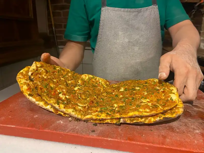 İstanbul’da Lahmacun Fiyatları: Hangi Semtte En Uygun?