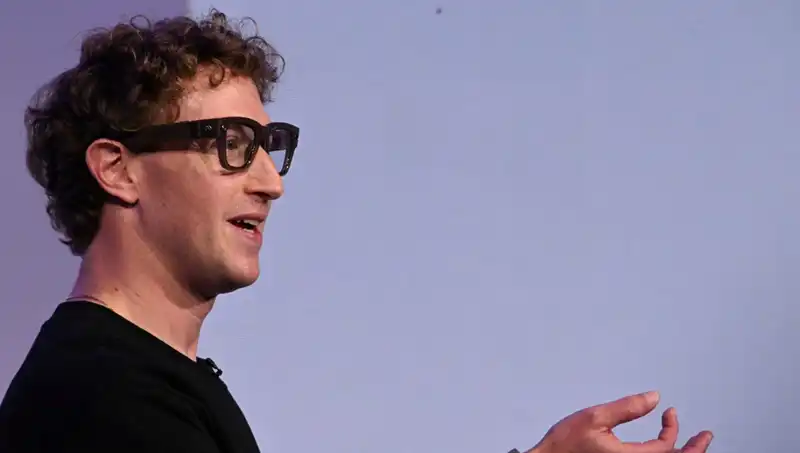 Zuckerberg'ten Devrim Niteliğinde Gözlük Tanıtımı: Yapay Zeka ile Geleceği Şekillendirecek