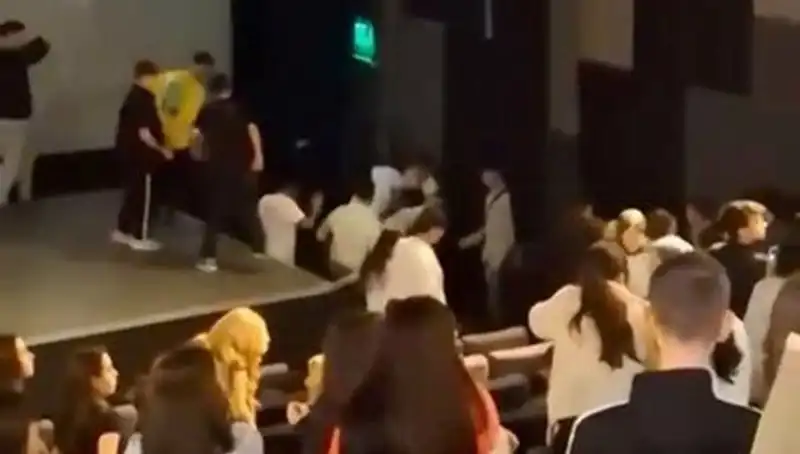 Rapçi Çakal’ın Hayranları Arasında Neler Oluyor? Şok Eden Olay!