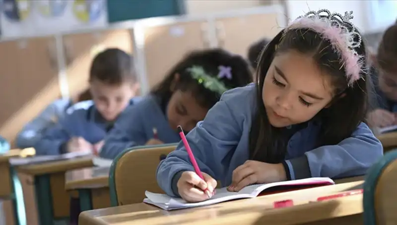Okullar Ara Tatil Sonrası Ne Zaman Açılıyor? MEB’de Değişiklikler