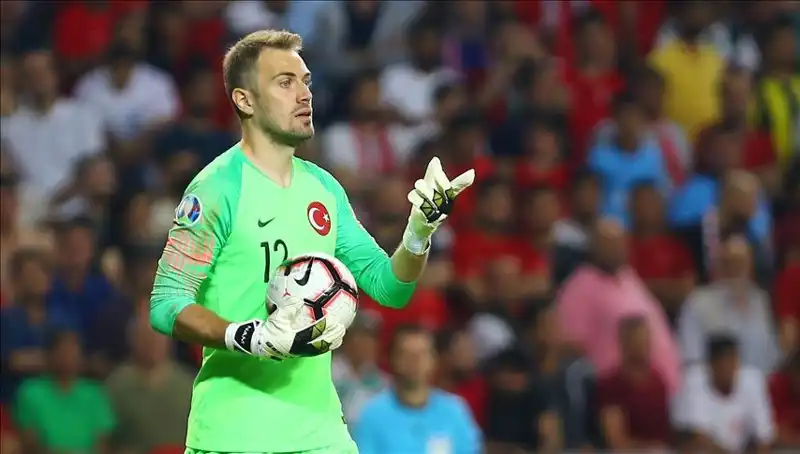 Mert Günok’tan Şaşırtan Açıklama: Futbol Kariyerini Ne Zaman Noktalayacak?