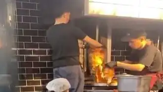 Pişmiş Tavuk Dönerin Üzerine Çiğ Et Koydular: Skandal Nasıl Ortaya Çıktı?