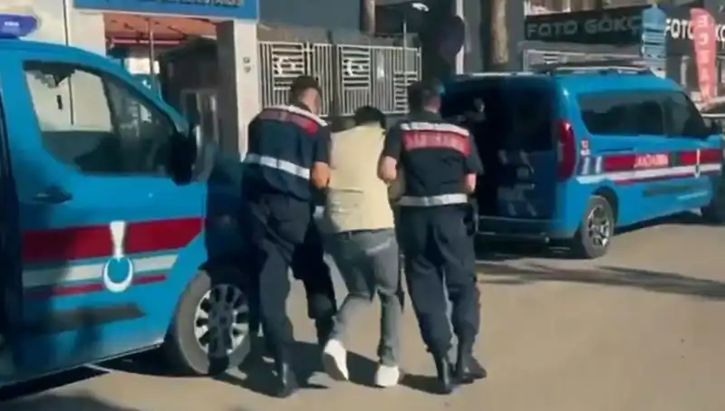 10 İlde 5 Suç Örgütüne Yüzlerce Polisle Dev Operasyon