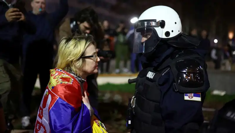 Sırbistan Polisi Sonik Silah Kullanımına Giderek Muhalefeti Sarsıyor