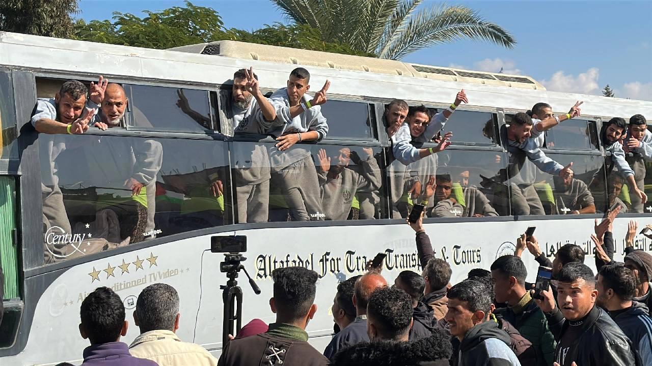İsrail ile Hamas arasında yapılan rehine takasında 183 Filistinli serbest bırakıldı