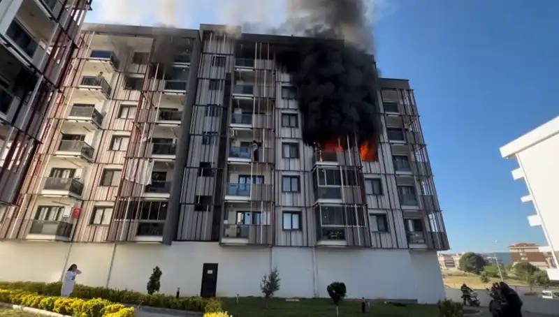 Çanakkale'de Paniğe Neden Olan Yangın: Olay Anı ve Gelişmeler