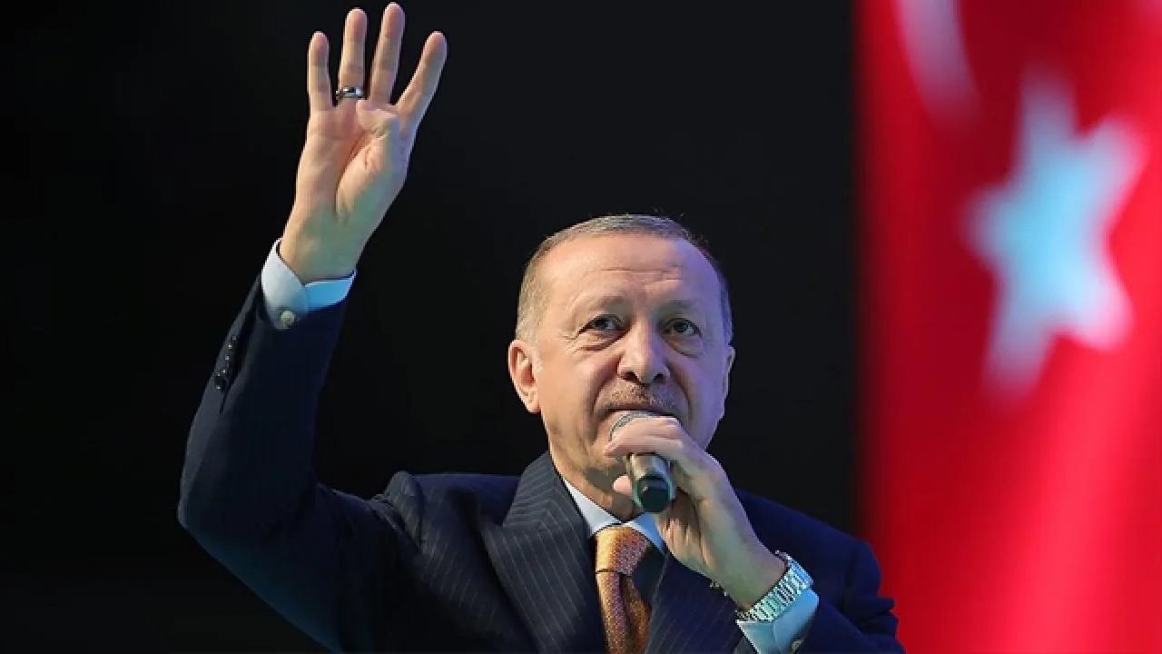 AK Parti İl Kongreleri Başladı: Teşkilat Yeniden Şekilleniyor