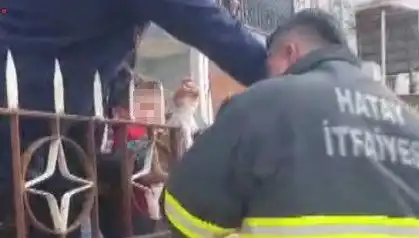 Hatay'da Çocuğun Koluna Demir Korkuluk Saplandı: Olayın Ayrıntıları Şaşkınlık Yarattı