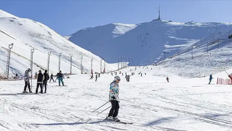 Palandöken’deki Kar Kalınlığı Rekor Kırarak Sezonu Alevlendiriyor