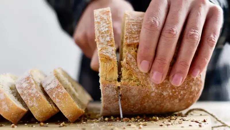 Kızarmış Ekmek mi Yoksa Taze Ekmek mi? Sağlık Açısından Hangisi Tercih Edilmeli?