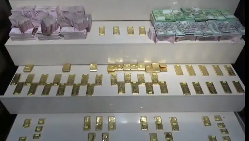 Van Havalimanı’nda Kaçak Altın ve Para Operasyonu: Şok Detaylar Ortaya Çıktı!