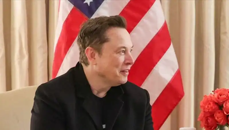 "Ukrayna, ABD ile Metal Anlaşmasını İptal Ediyor: Elon Musk, Trump'a Destek Veriyor"