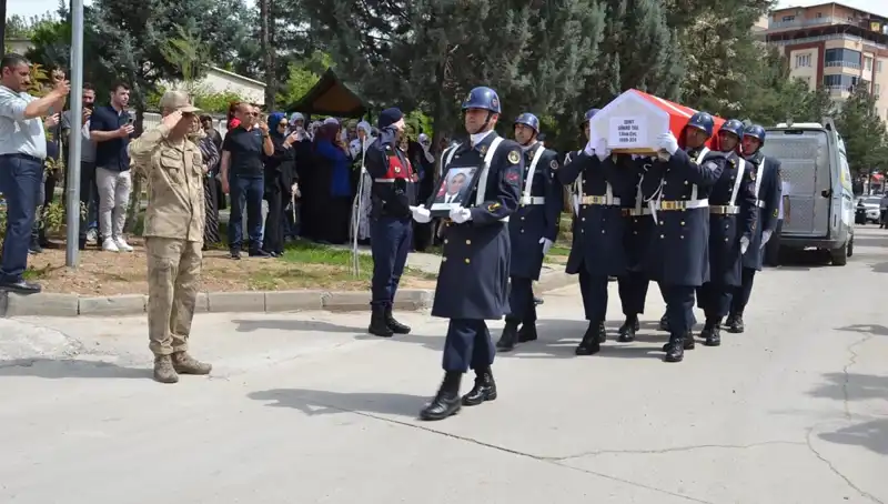 Şehit Gözyaşlarıyla Uğurlandı: Ailesi ve Ülke Yasta