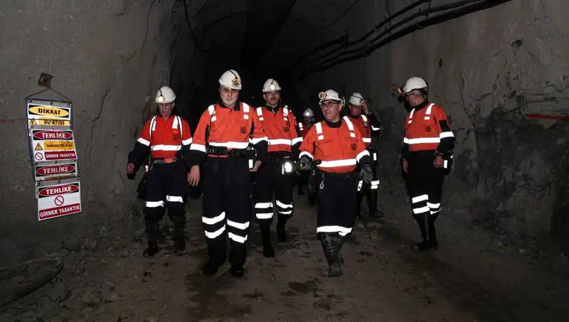 Bakan Işıkhan, Altın Madeni Ziyaretinde Önemli Açıklamalarda Bulundu
