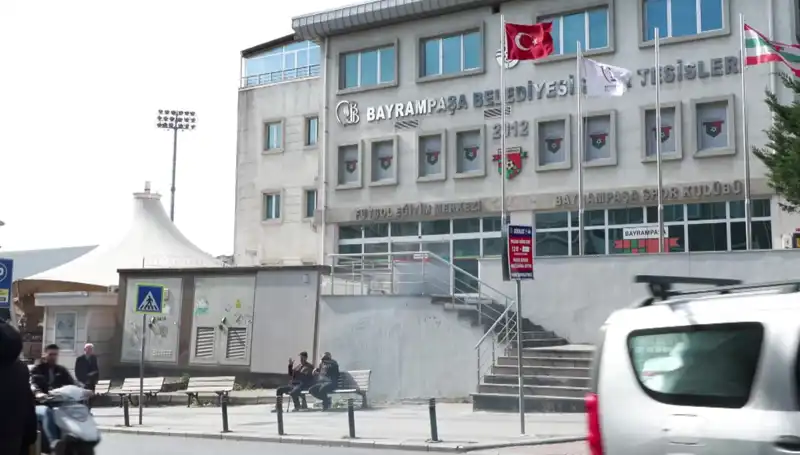Arda Turan Spor Kompleksi'nde Otoparkta Su Baskını Şoke Etti