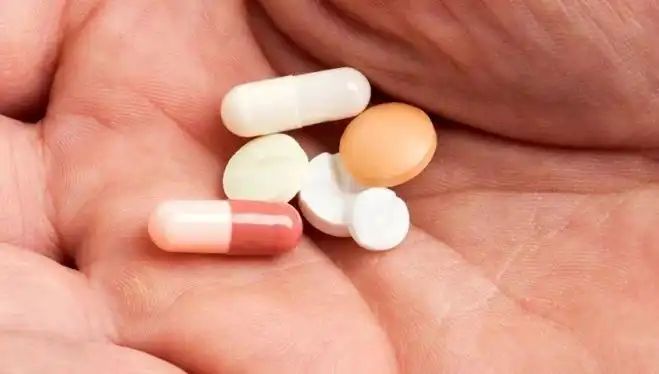 Milyonlarca kişinin kullandığı reçetesiz ilaç hakkında şaşırtıcı uyarı yapıldı