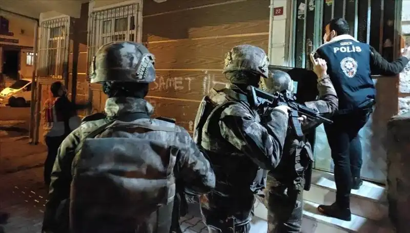 Adana'da Yoldaşlar Suç Örgütüne Büyük Operasyon: 41 Gözaltı ve Tutuklama!
