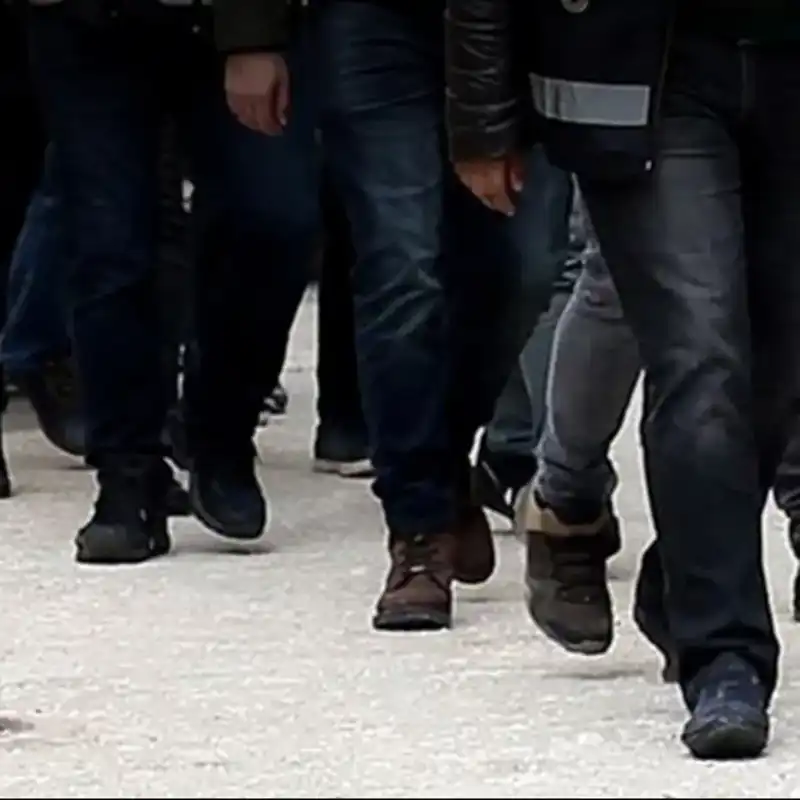 İstanbul'da 87 Milyon Liralık Vurgun Yapan Çeteye Dev Operasyon!