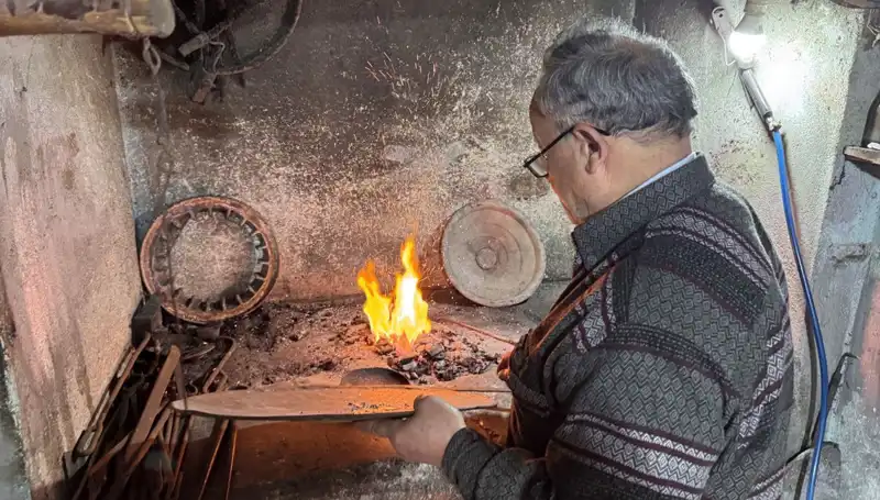 Baba Mesleğini 20 Metrekarelik Dükkanda Canlandıran Genç: Gelenek ve Yenilik